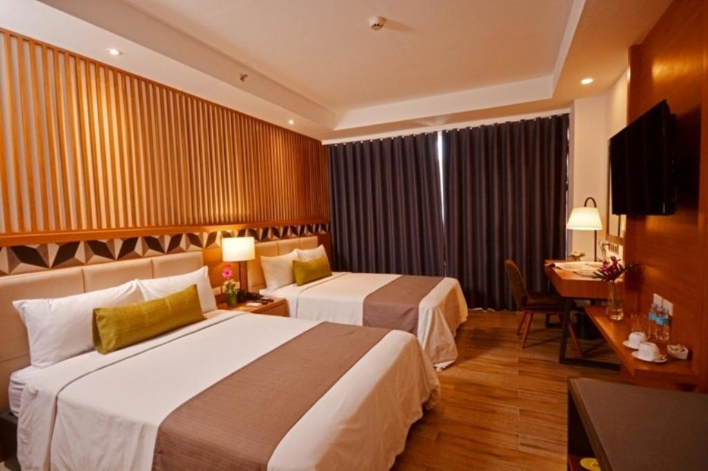 Crown Hotel At Harbour Springs Palawan Managed By Enderun Hotels Puerto Princesa Exterior photo