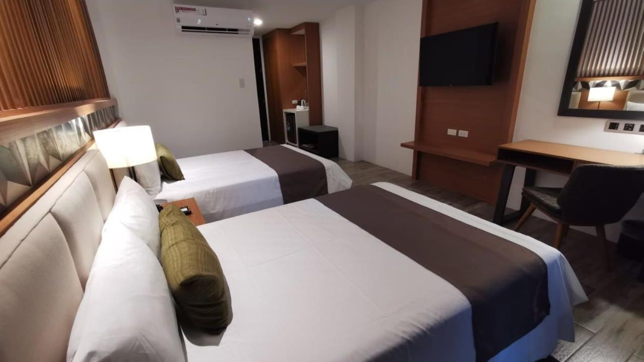 Crown Hotel At Harbour Springs Palawan Managed By Enderun Hotels Puerto Princesa Exterior photo