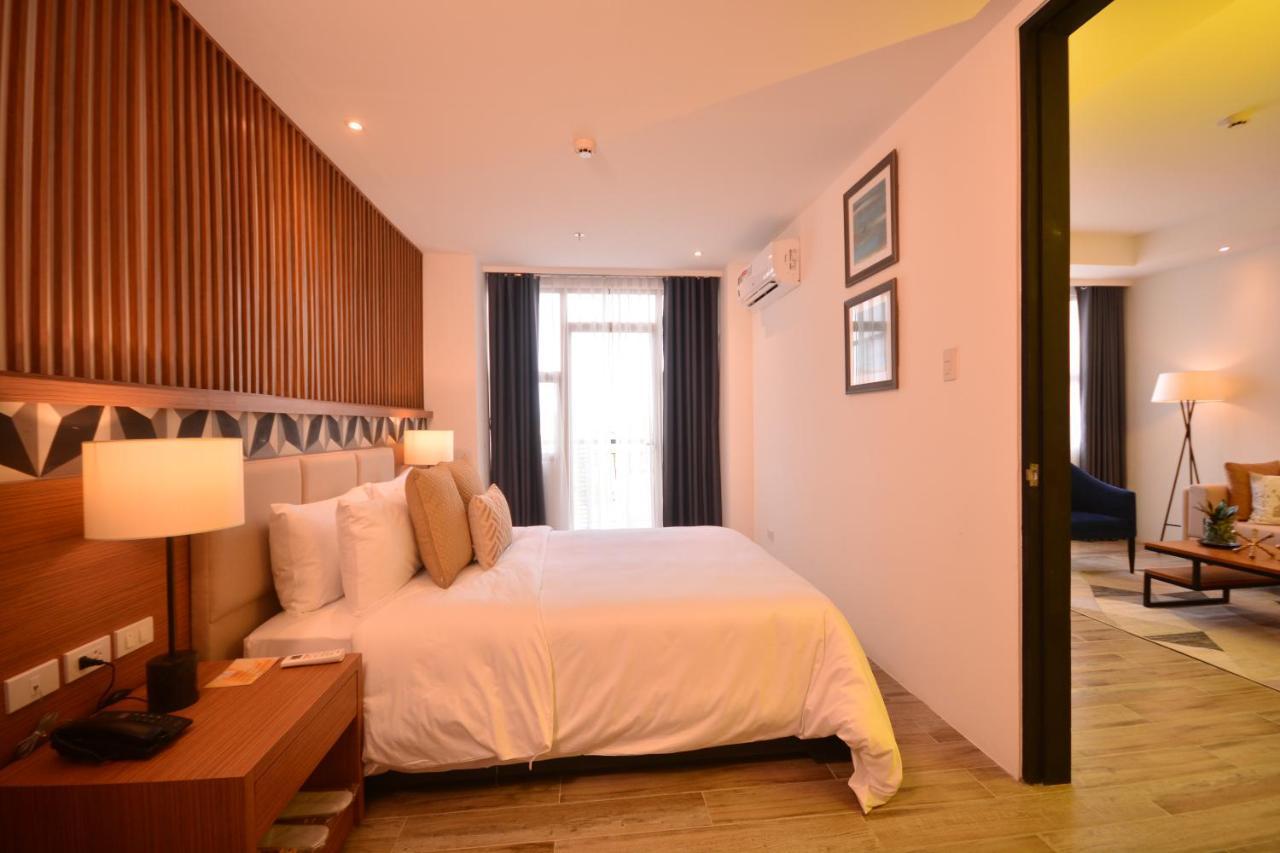 Crown Hotel At Harbour Springs Palawan Managed By Enderun Hotels Puerto Princesa Exterior photo