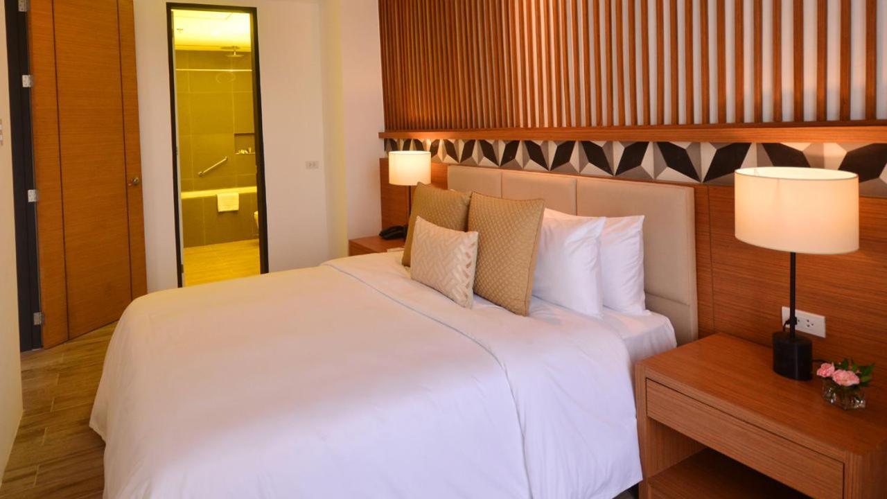 Crown Hotel At Harbour Springs Palawan Managed By Enderun Hotels Puerto Princesa Exterior photo