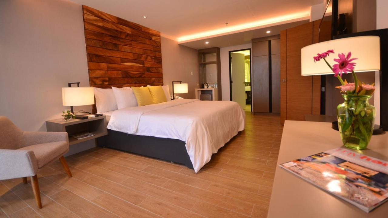Crown Hotel At Harbour Springs Palawan Managed By Enderun Hotels Puerto Princesa Exterior photo