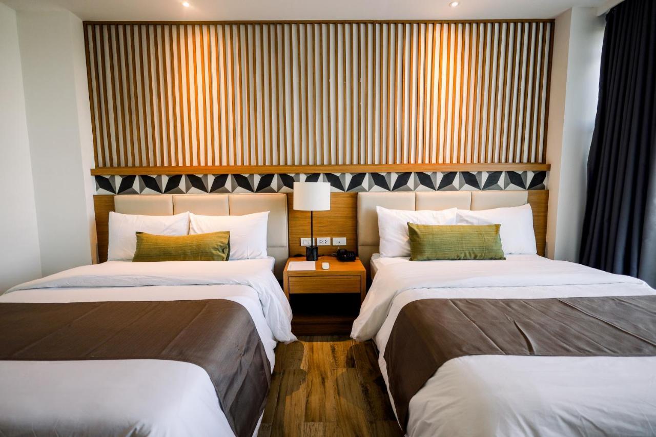 Crown Hotel At Harbour Springs Palawan Managed By Enderun Hotels Puerto Princesa Exterior photo