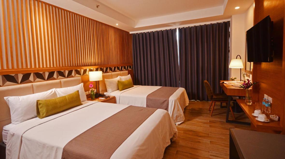 Crown Hotel At Harbour Springs Palawan Managed By Enderun Hotels Puerto Princesa Exterior photo