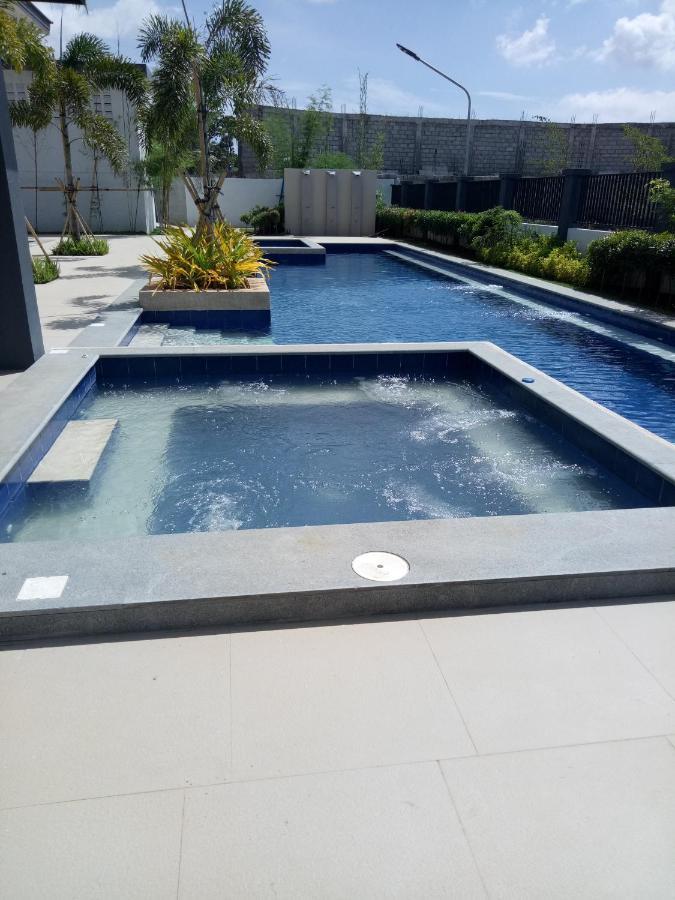 Crown Hotel At Harbour Springs Palawan Managed By Enderun Hotels Puerto Princesa Exterior photo