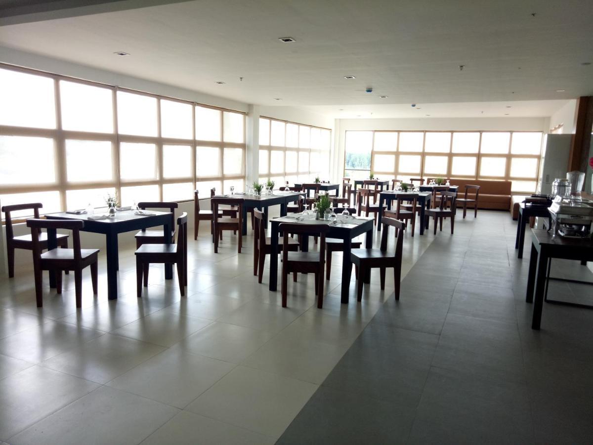 Crown Hotel At Harbour Springs Palawan Managed By Enderun Hotels Puerto Princesa Exterior photo