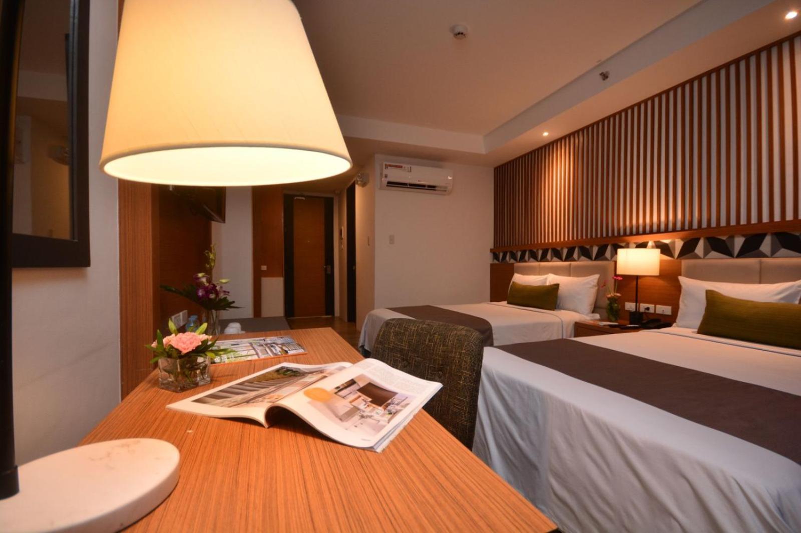 Crown Hotel At Harbour Springs Palawan Managed By Enderun Hotels Puerto Princesa Exterior photo